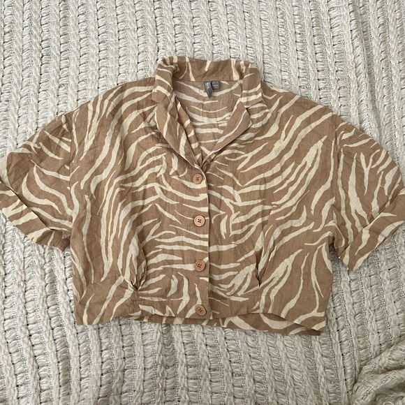 🦓ASOS cropped zebra print button up🦓 - Picture 2 of 5